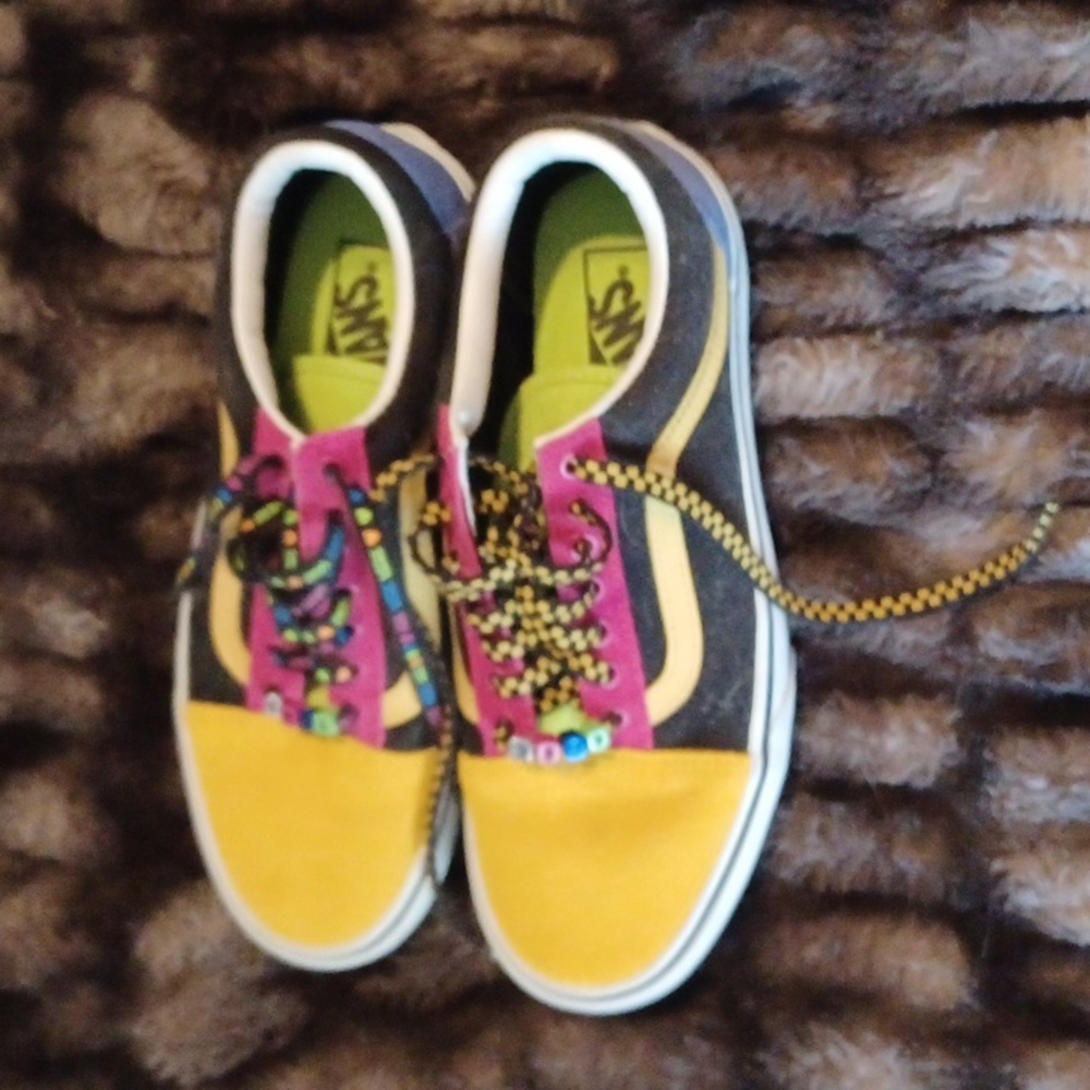 Vans old skool. Like new. Worn once. Womens size 9 mens size 7.5. No box. - Picture 5 of 7